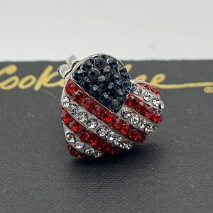 NWT Cookie Lee Crystal Stretch Heart Flag Ring